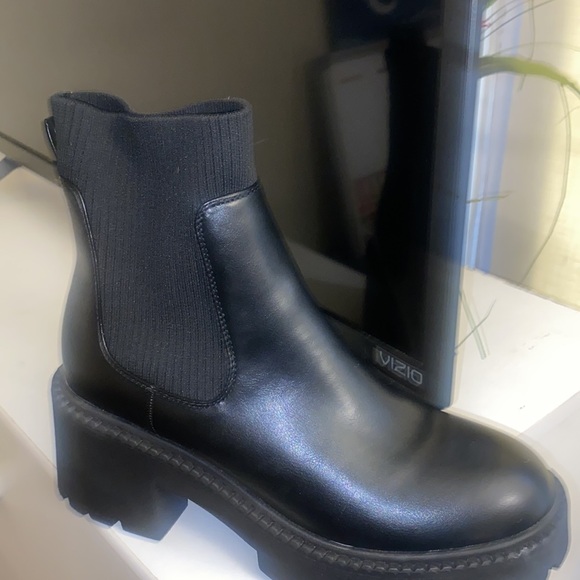 Chunky Black Boots - Picture 7 of 7
